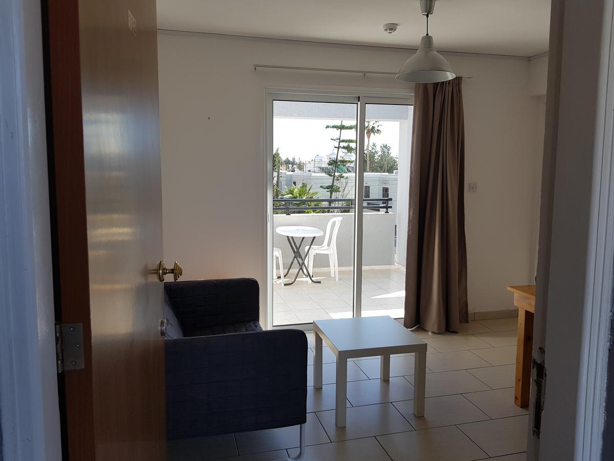 Ferienwohnung Valentinos Court Paphos Exterior foto