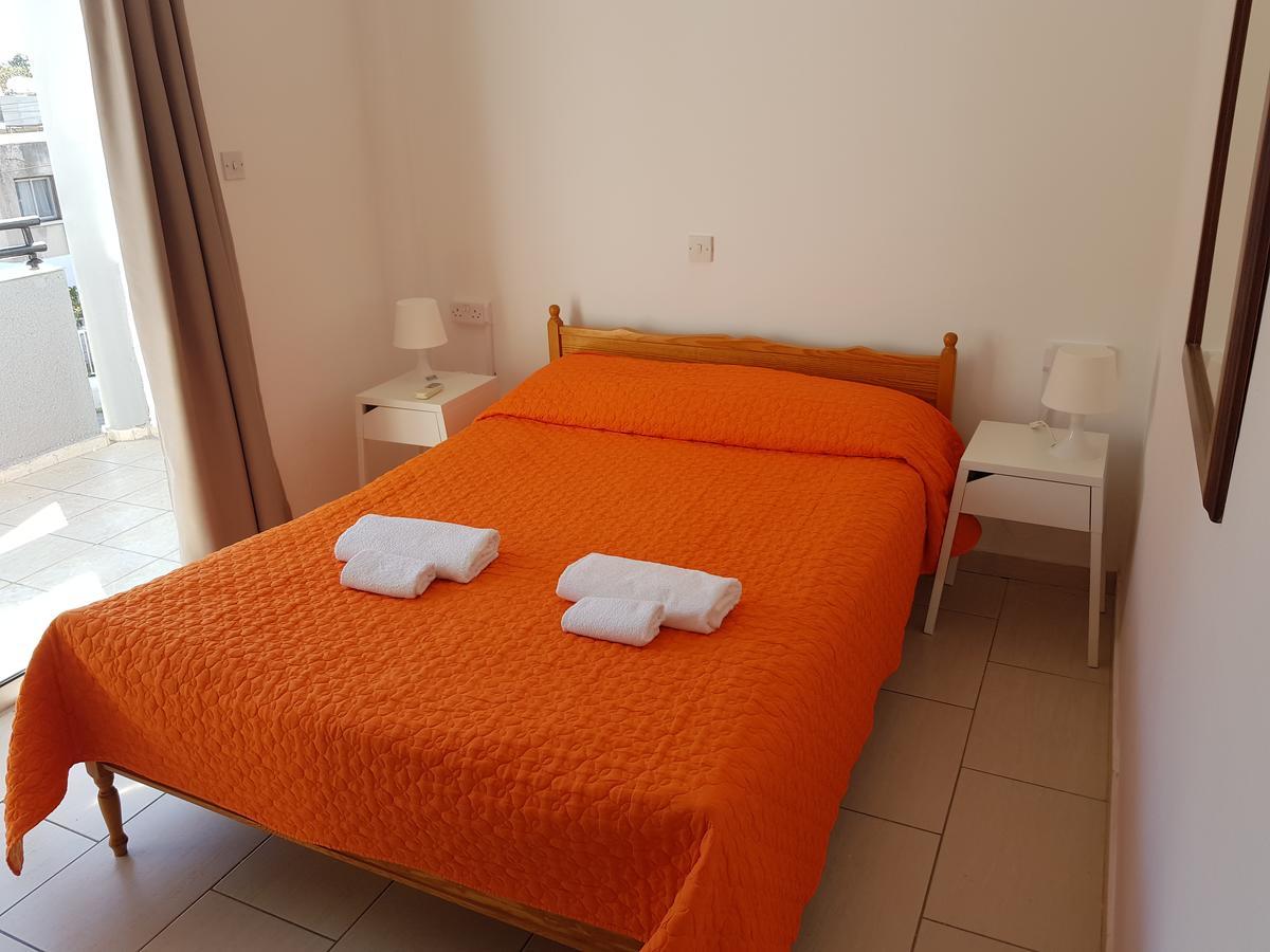 Ferienwohnung Valentinos Court Paphos Exterior foto