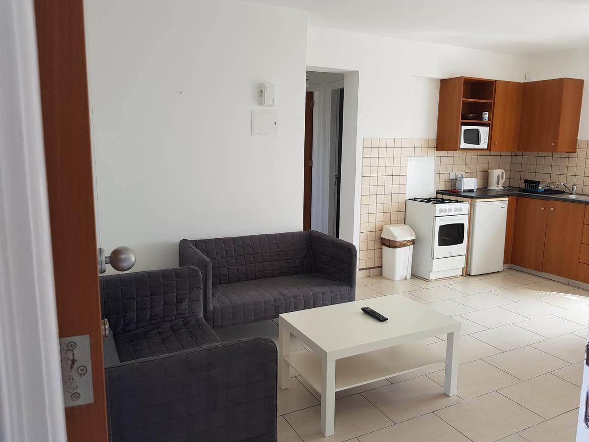 Ferienwohnung Valentinos Court Paphos Exterior foto