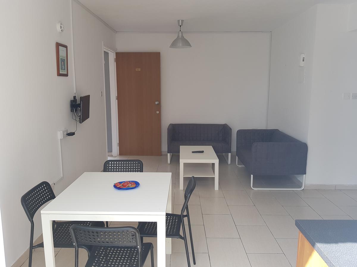 Ferienwohnung Valentinos Court Paphos Exterior foto