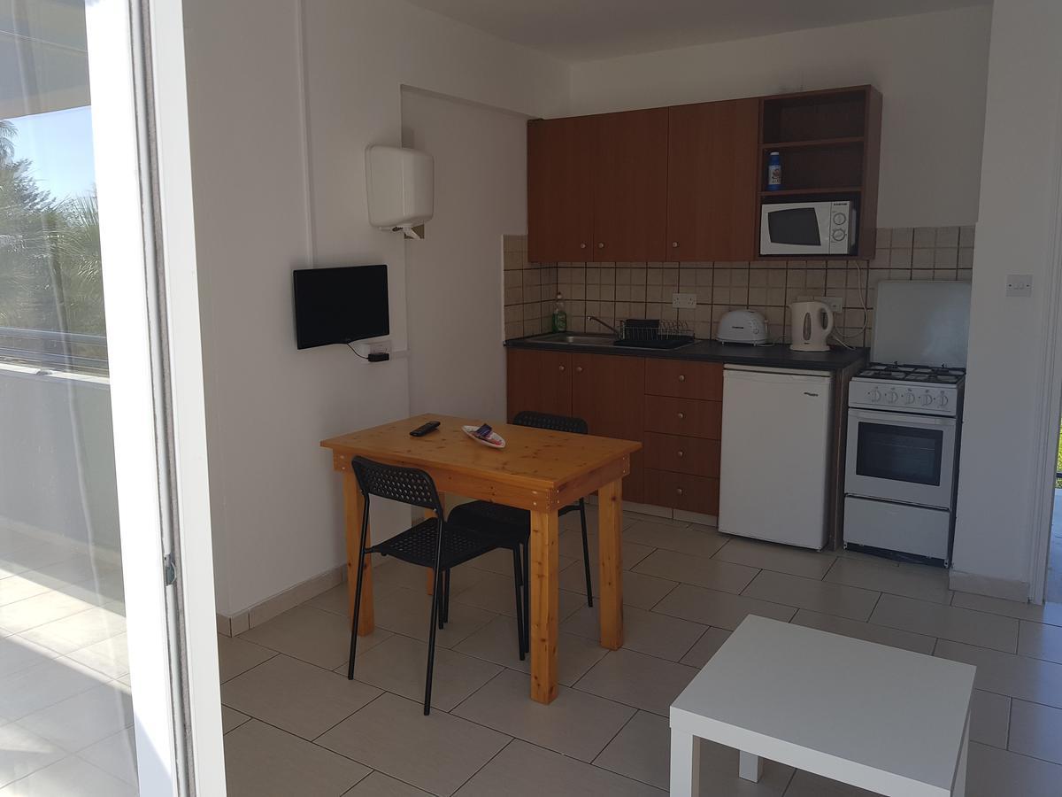 Ferienwohnung Valentinos Court Paphos Exterior foto