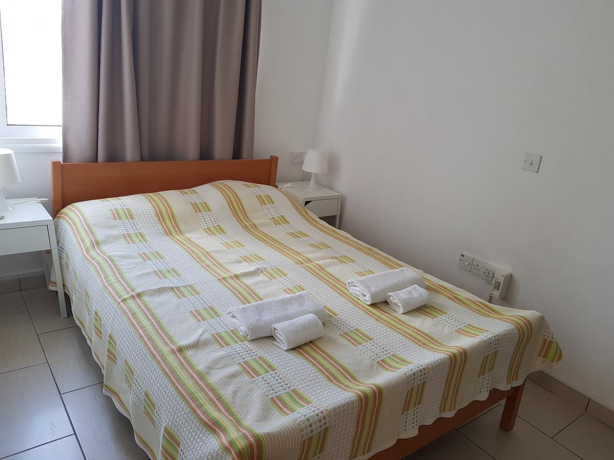 Ferienwohnung Valentinos Court Paphos Exterior foto