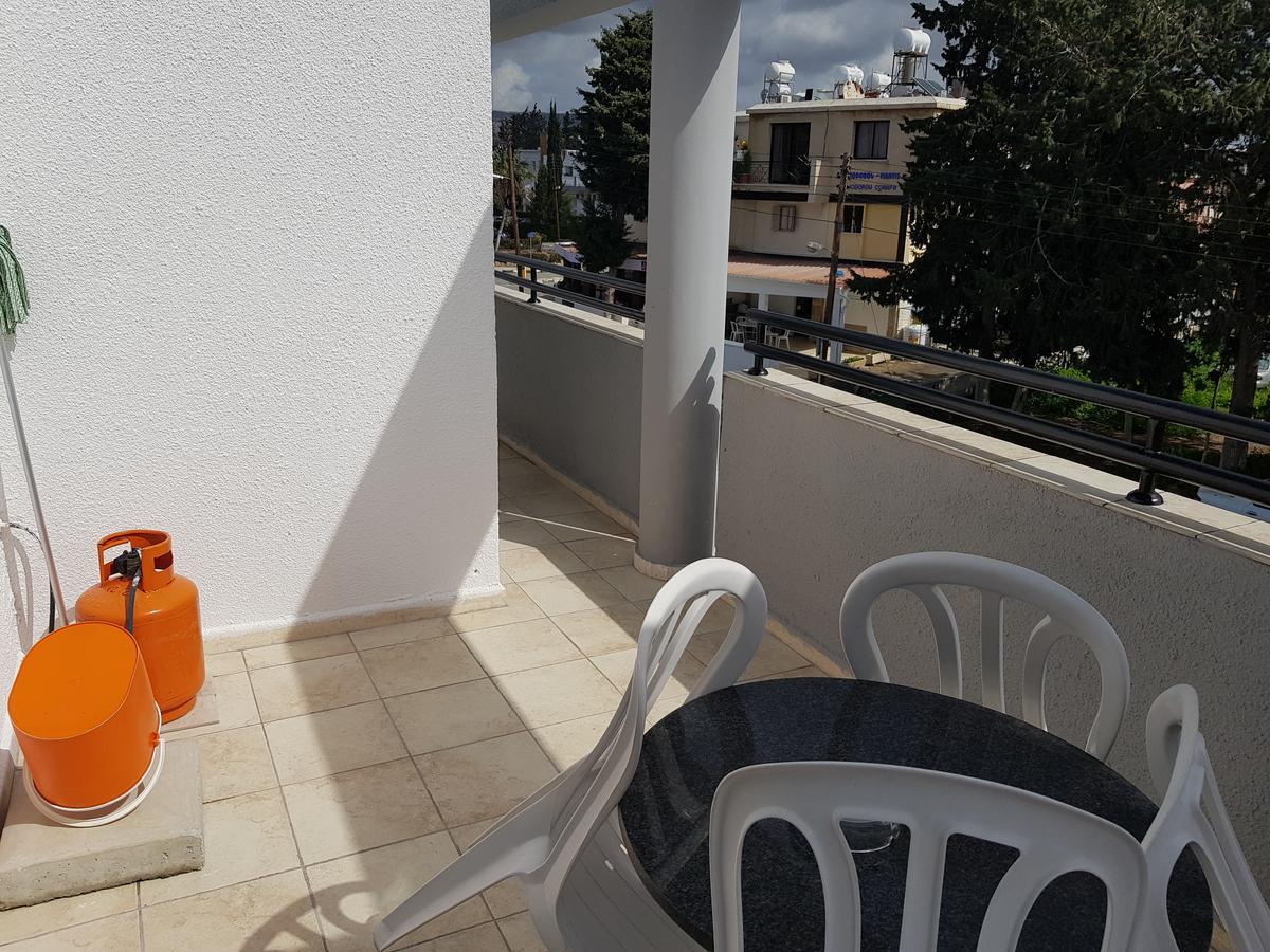 Ferienwohnung Valentinos Court Paphos Exterior foto
