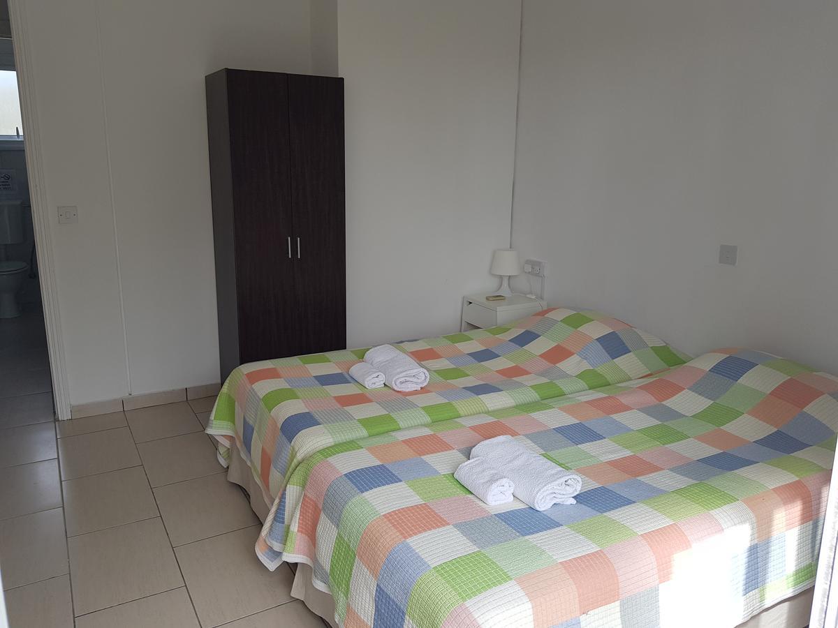 Ferienwohnung Valentinos Court Paphos Exterior foto